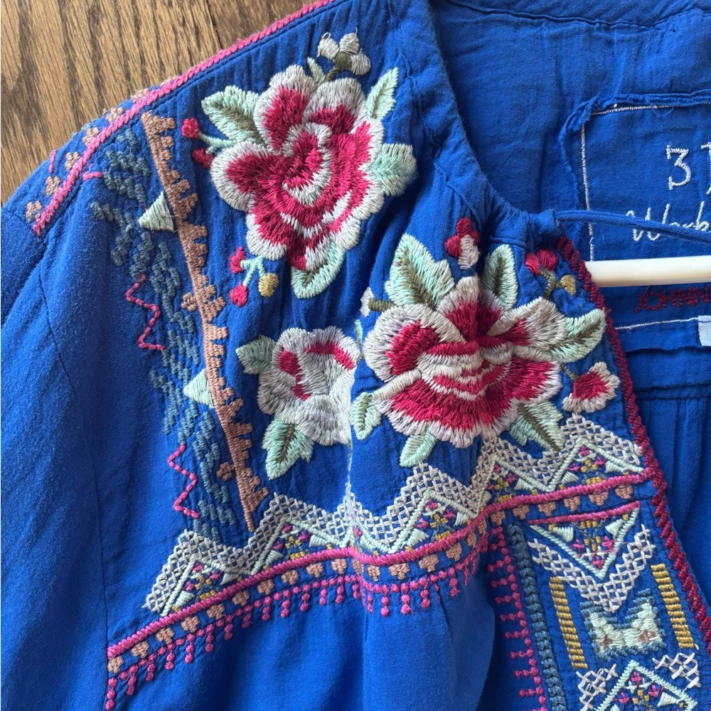 Johnny Was Size Large 3T Workshop Blouse! Good condition - Picture 6 of 10